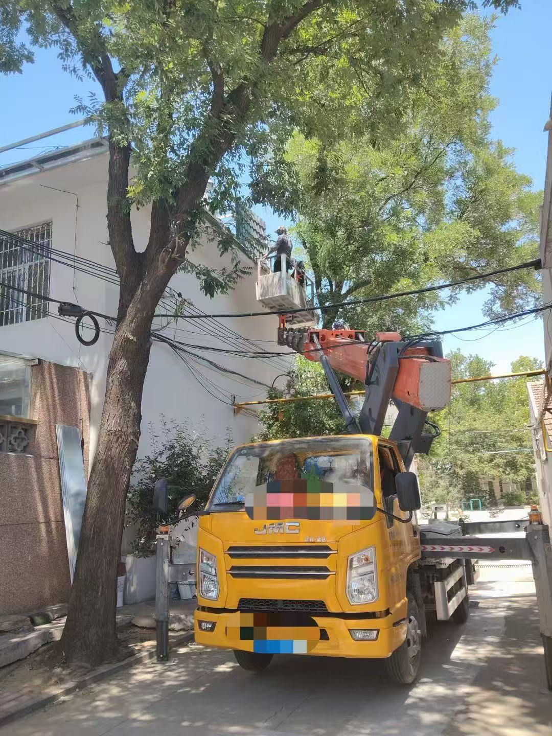 西安区高空作业车能吊装重物吗？最大承载多少公斤？